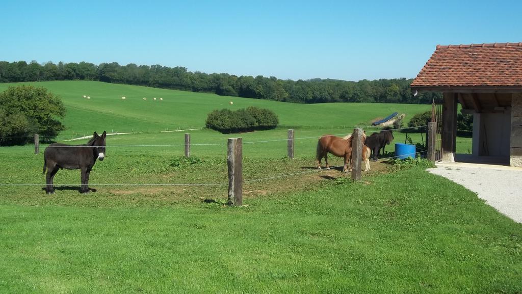 Gite Du Colombier Le Fied Bagian luar foto